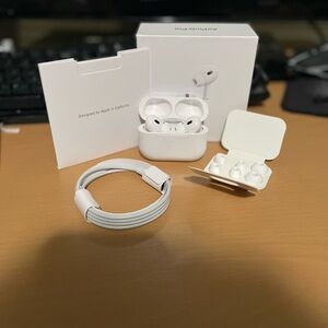 COPY - USB-C,Apple AirPods Pro 2nd Generation-Active Noise Cancellation-Great C…
